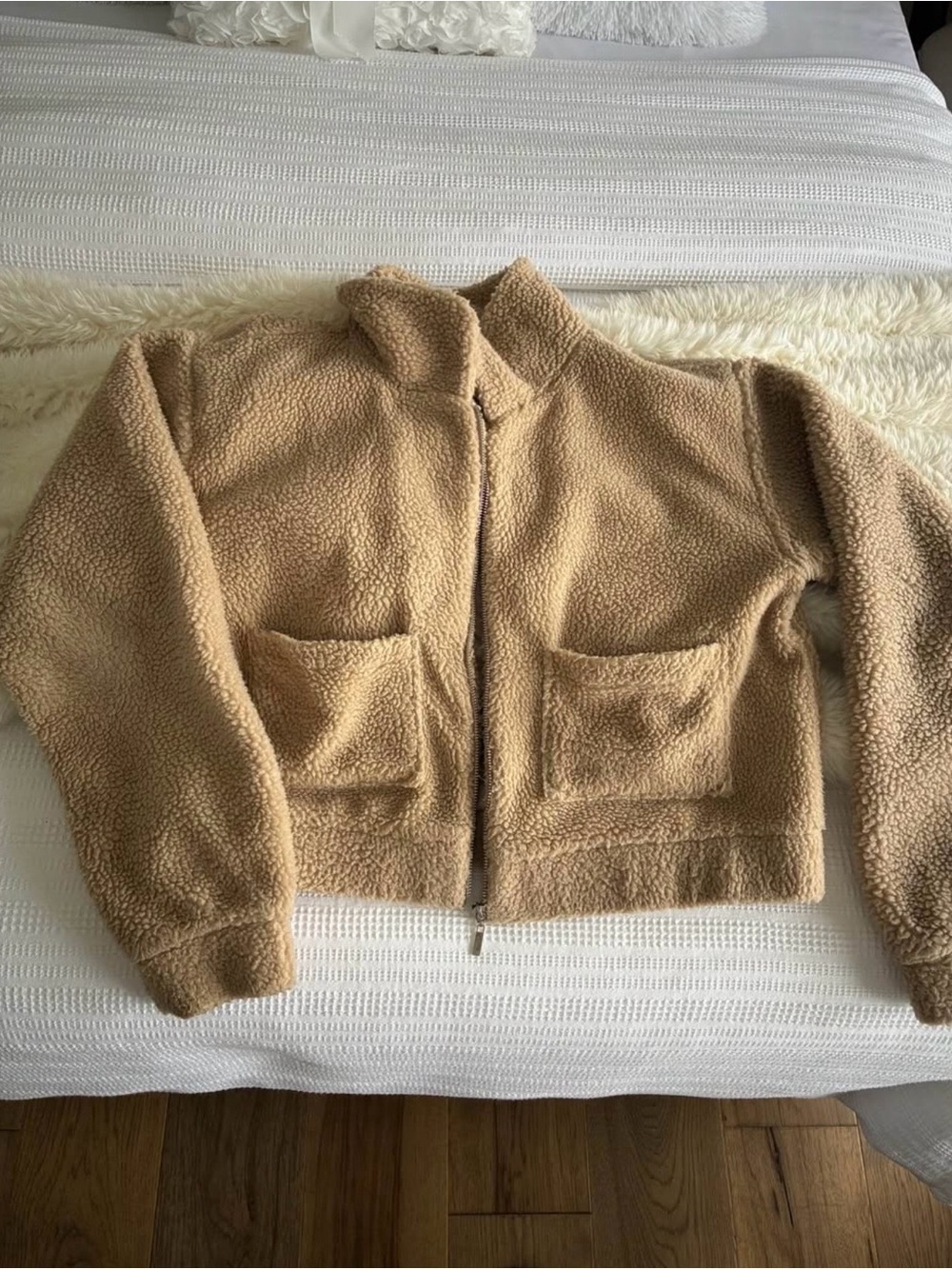 Guess Women's Teddy Sherpa Zip Jacket in Camel/Tan